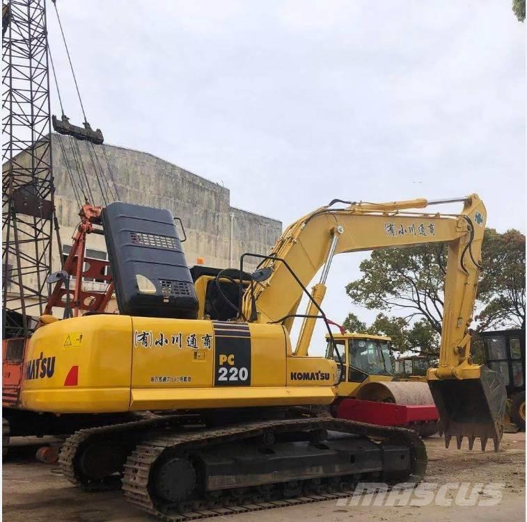 Komatsu PC 220-8 대형 굴삭기 29톤 이상