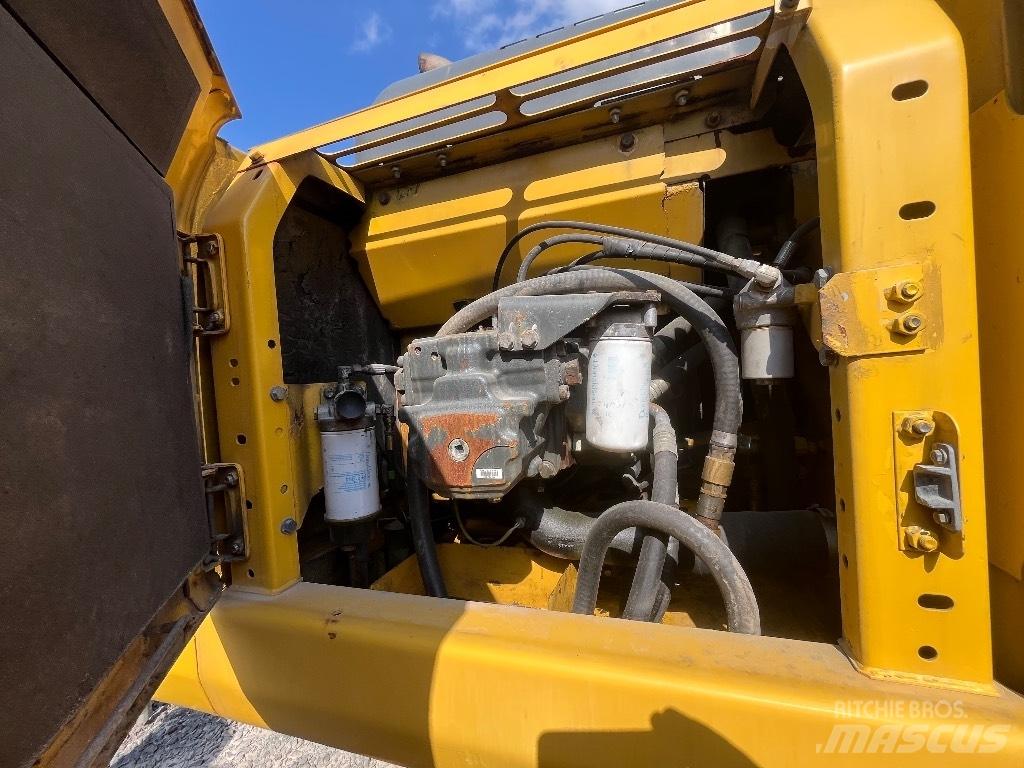 Komatsu Pc240-7 대형 굴삭기 29톤 이상