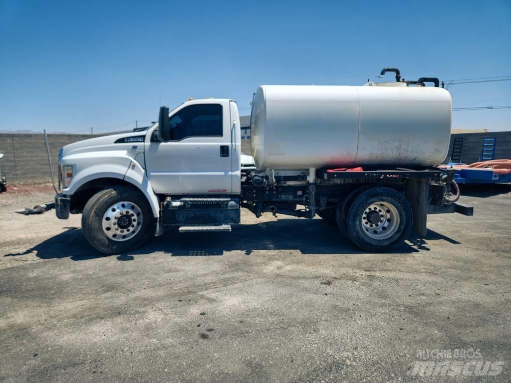 Ford F 650 SD 급수차