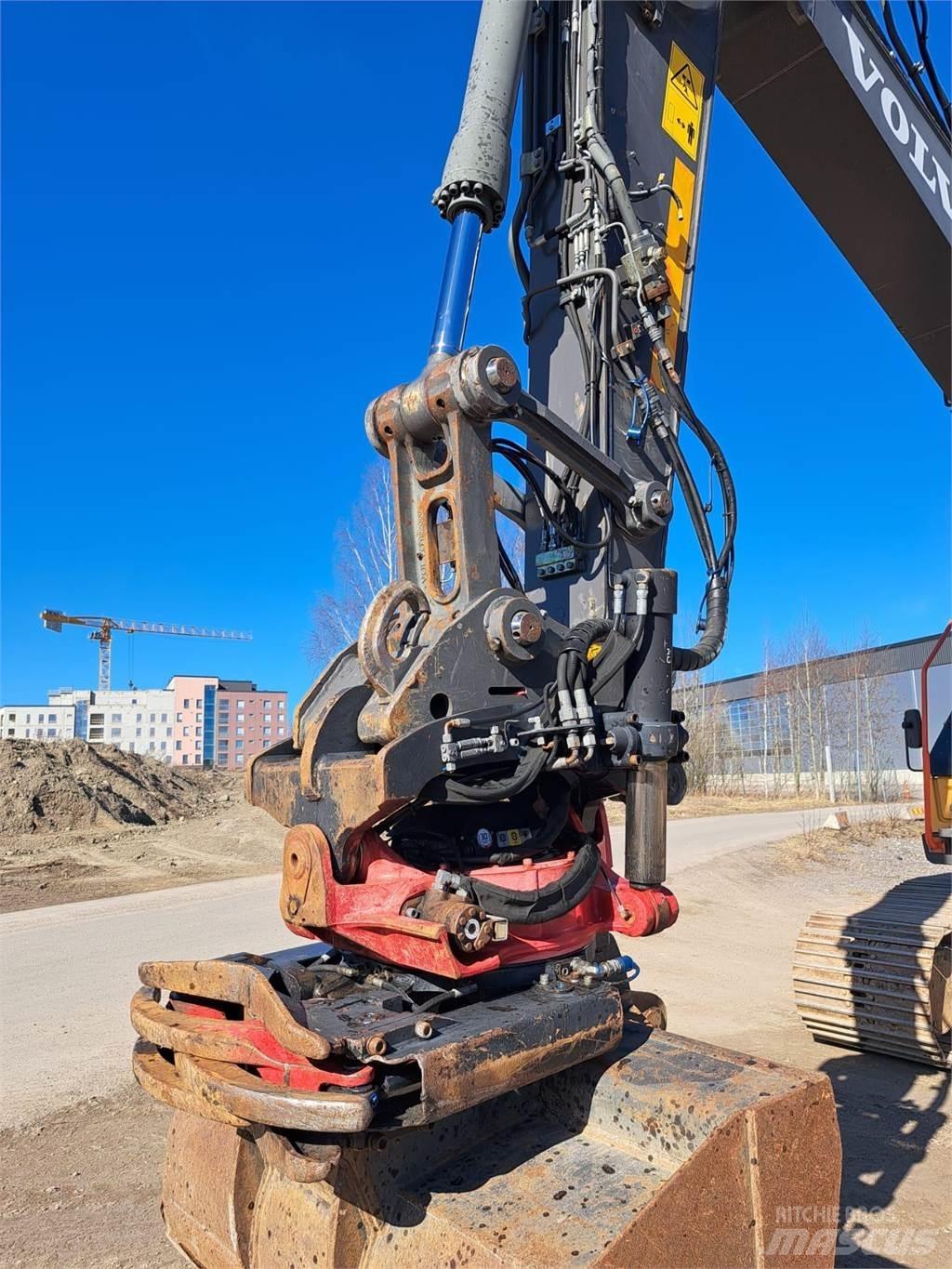 Volvo EC220EL 대형 굴삭기 29톤 이상