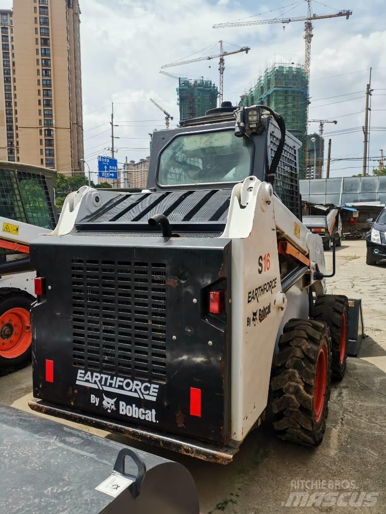 Bobcat S 16  스키드로더