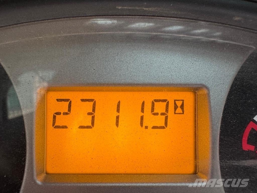 Bobcat S100  스키드로더