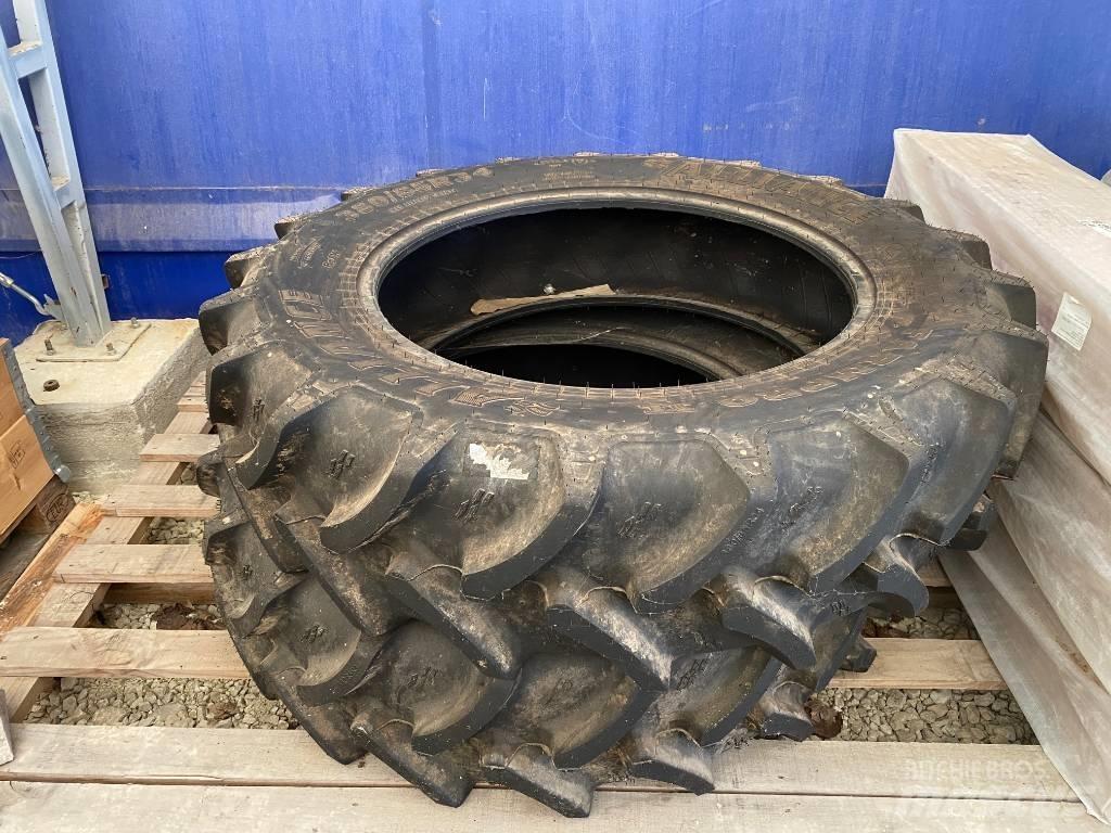 Alliance 380/85R34 타이어, 휠 및 림