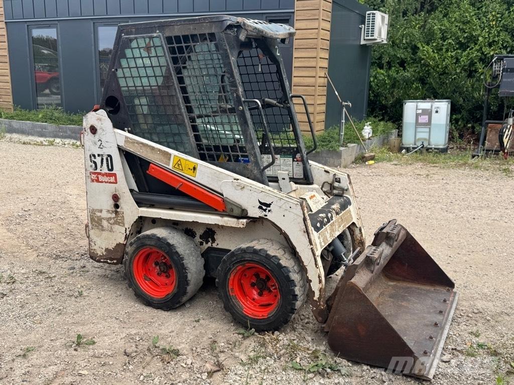 Bobcat S 70  스키드로더