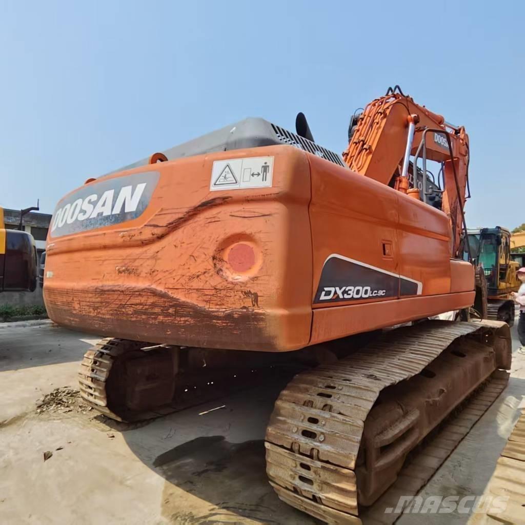 Doosan DX 300 LC 대형 굴삭기 29톤 이상