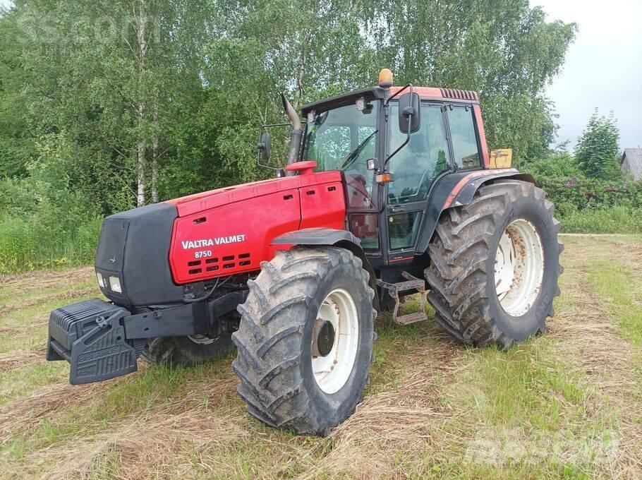 Valtra Valmet 8750 트랙터