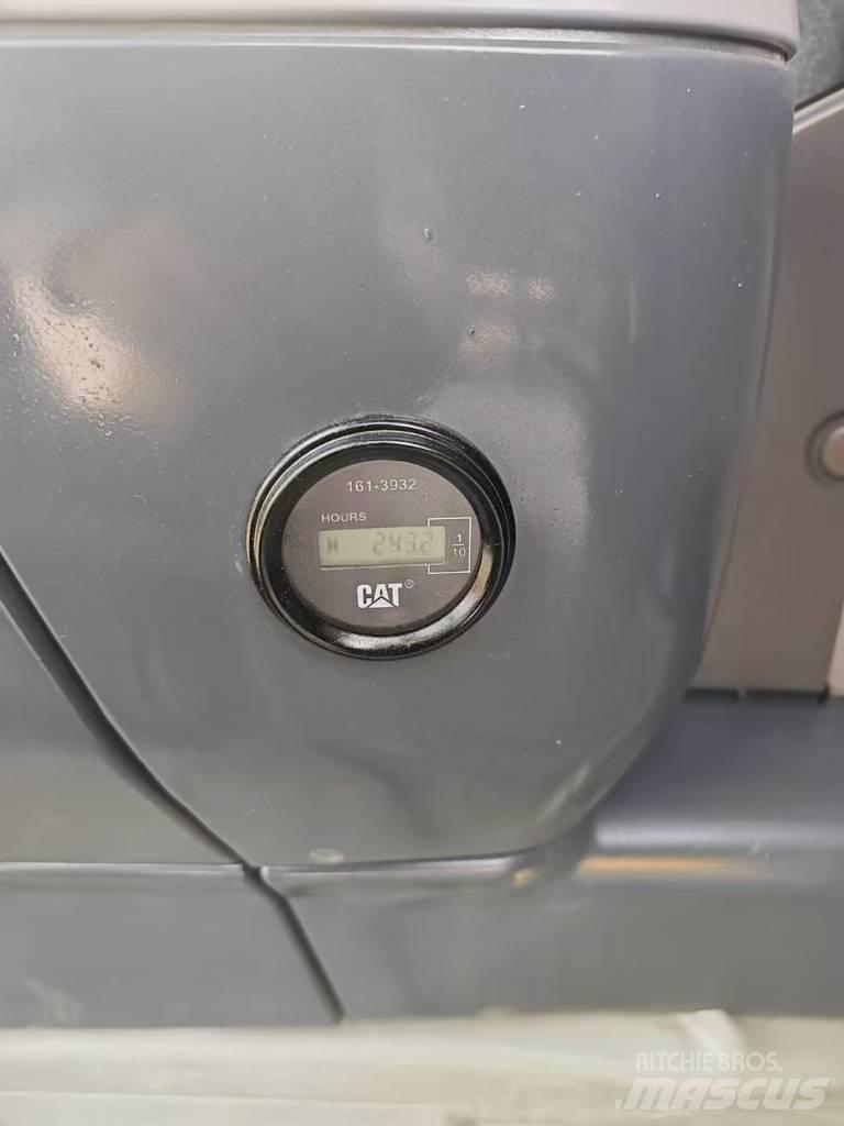 CAT 340D2L 대형 굴삭기 29톤 이상