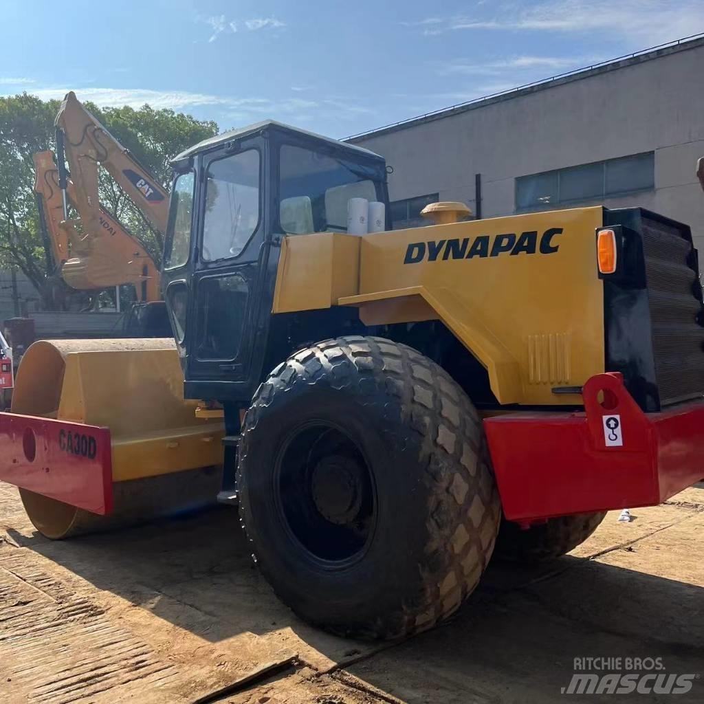 Dynapac CA 30 D 싱글 드럼 롤러
