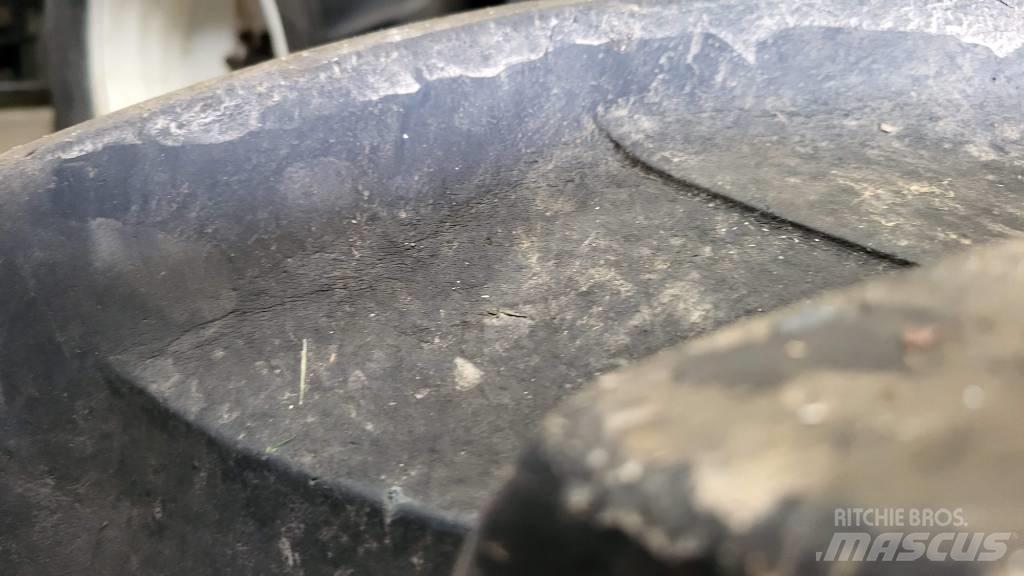 Trelleborg 540/65R30 타이어, 휠 및 림