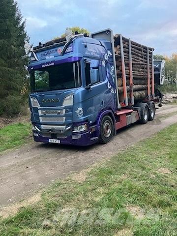 Scania R650B6X4NB 목재 트럭