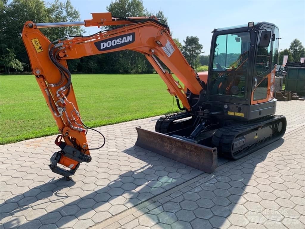 Doosan DX63-3 소형 굴삭기 7톤 미만