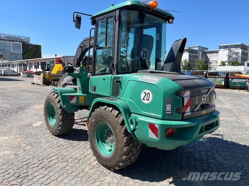 Volvo L 30 G TULOSSA!!!!  휠로우더