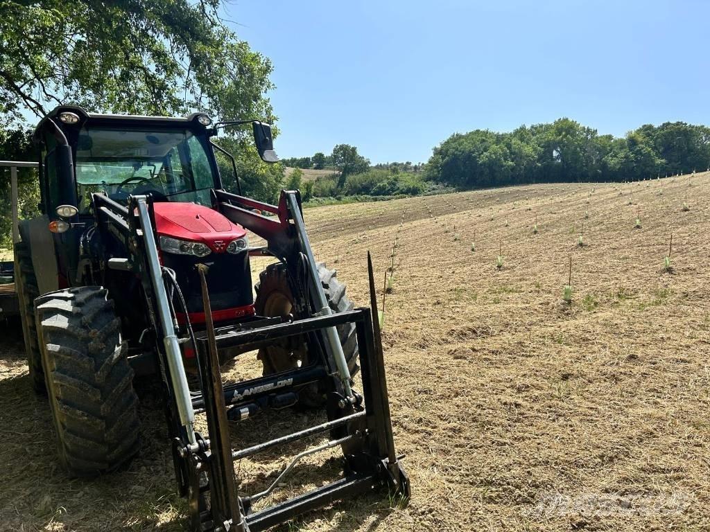 Massey Ferguson 5710 트랙터