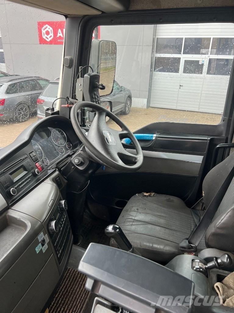 MAN TGM 15.250 도로 청소차