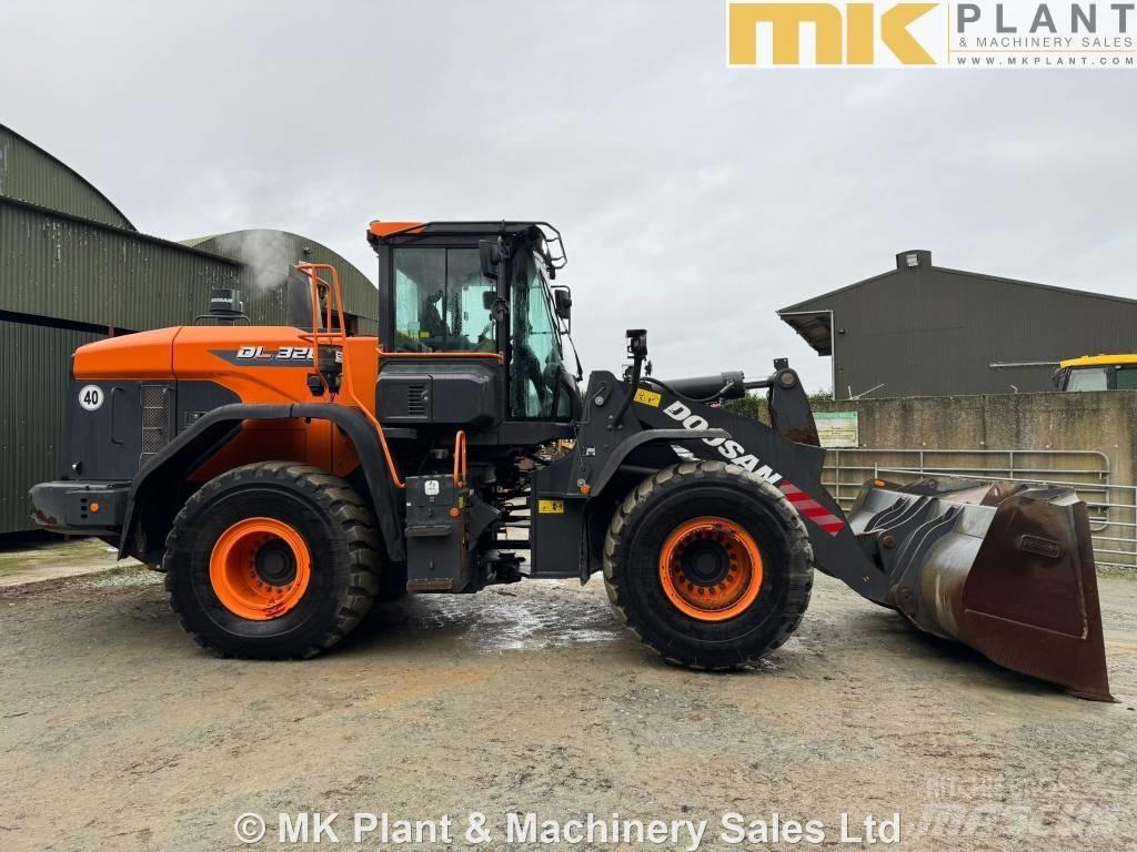 Doosan DL 320-7  휠로우더