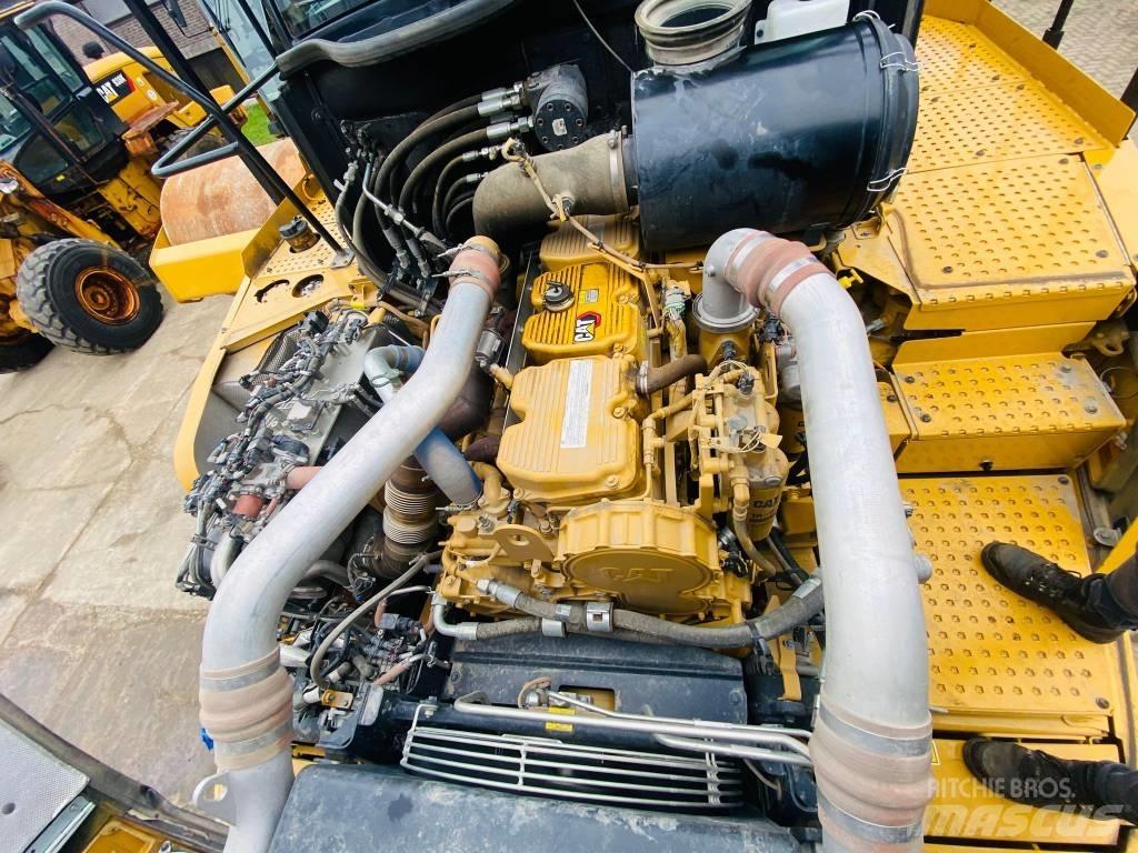 CAT 745 연결식 홀러