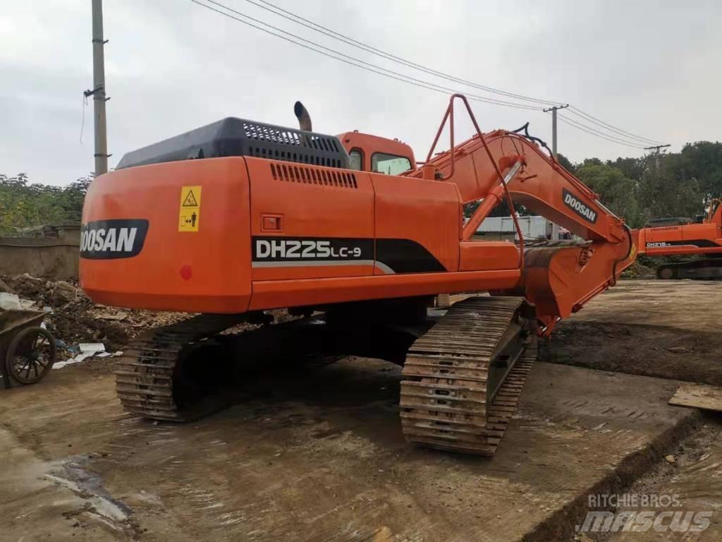 Doosan DH225LC-9 대형 굴삭기 29톤 이상