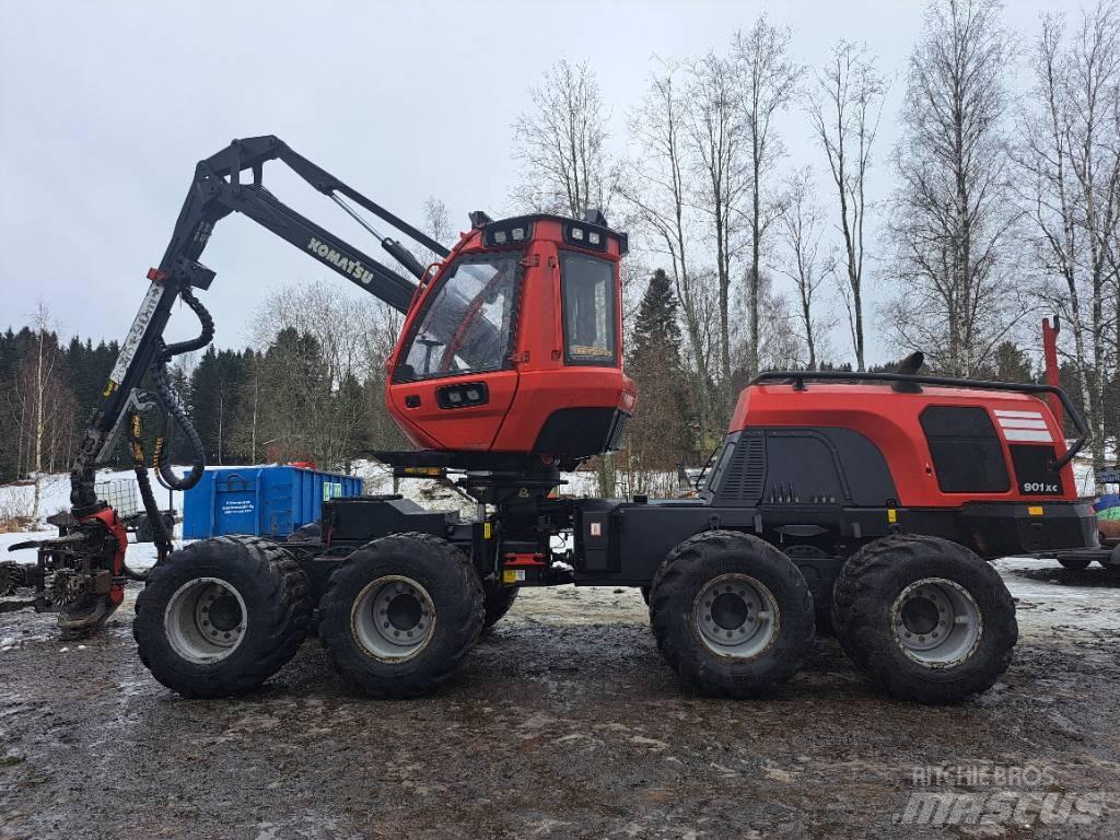 Komatsu 901 XC 원목 하베스터