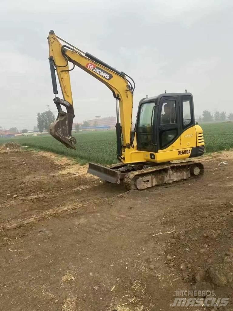 XCMG XE 60 DA 소형 굴삭기 7톤 미만