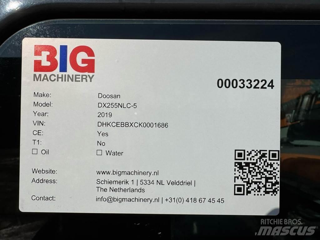 Doosan DX255NLC-5 대형 굴삭기 29톤 이상