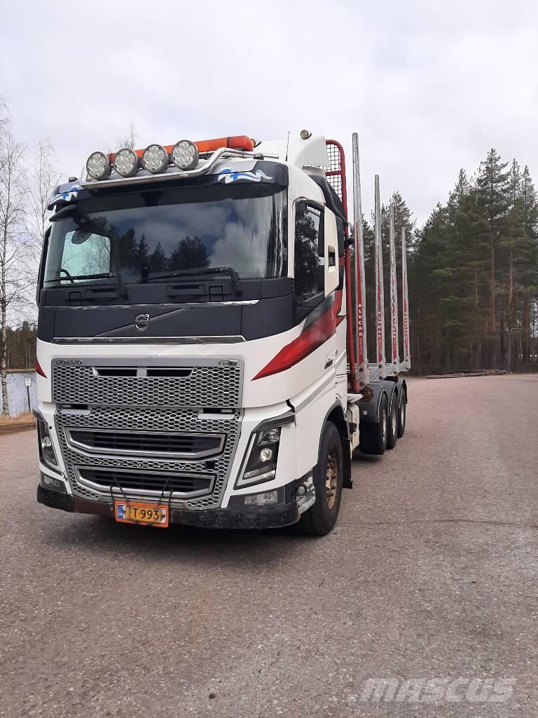 Volvo FH 16 목재 트럭