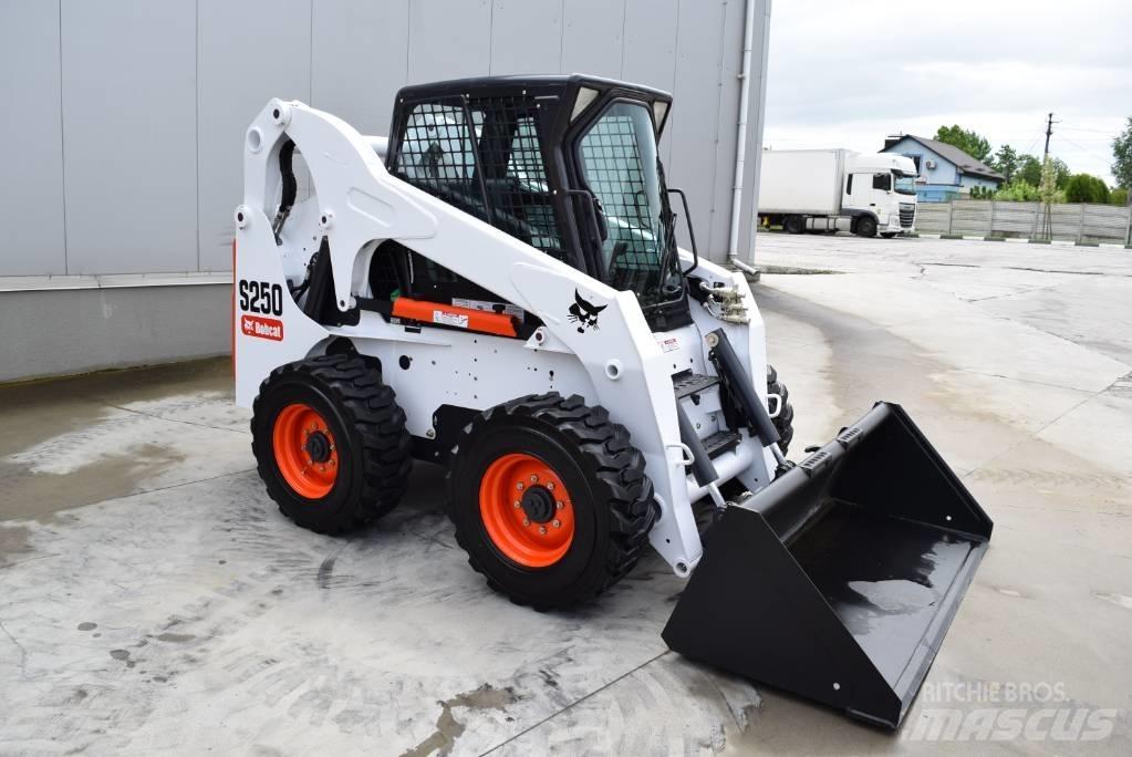 Bobcat S 250  스키드로더