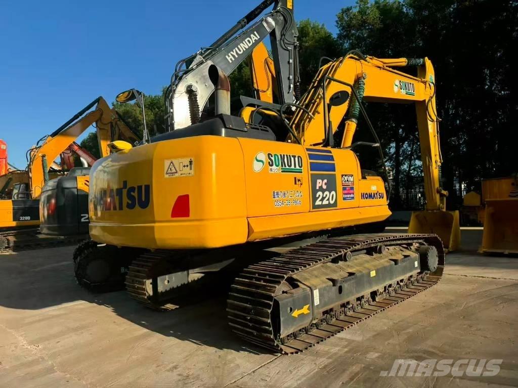 Komatsu PC 220-8 중형굴삭기 7톤-28톤
