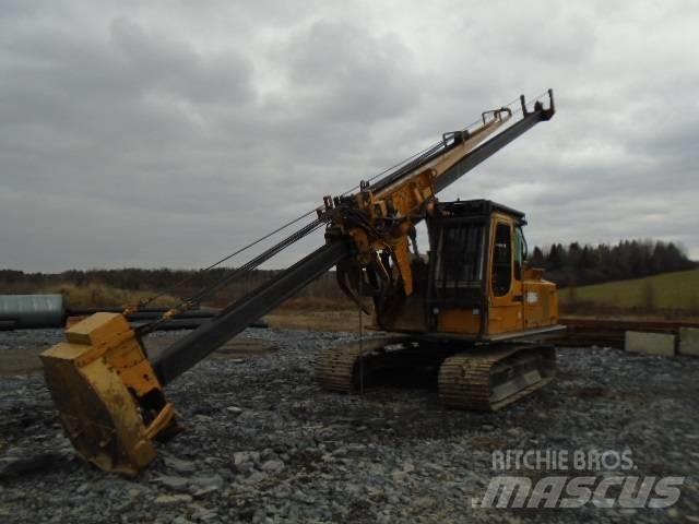 John Deere 200 LC 가지치기 장비