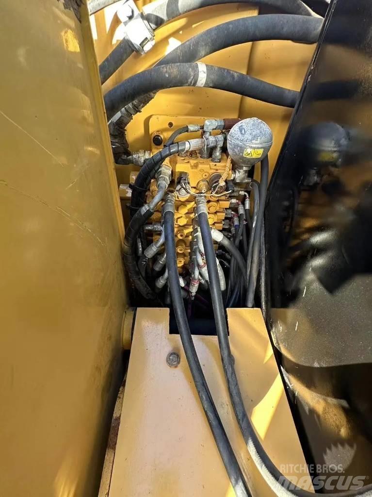 CAT 305.5E2 대형 굴삭기 29톤 이상