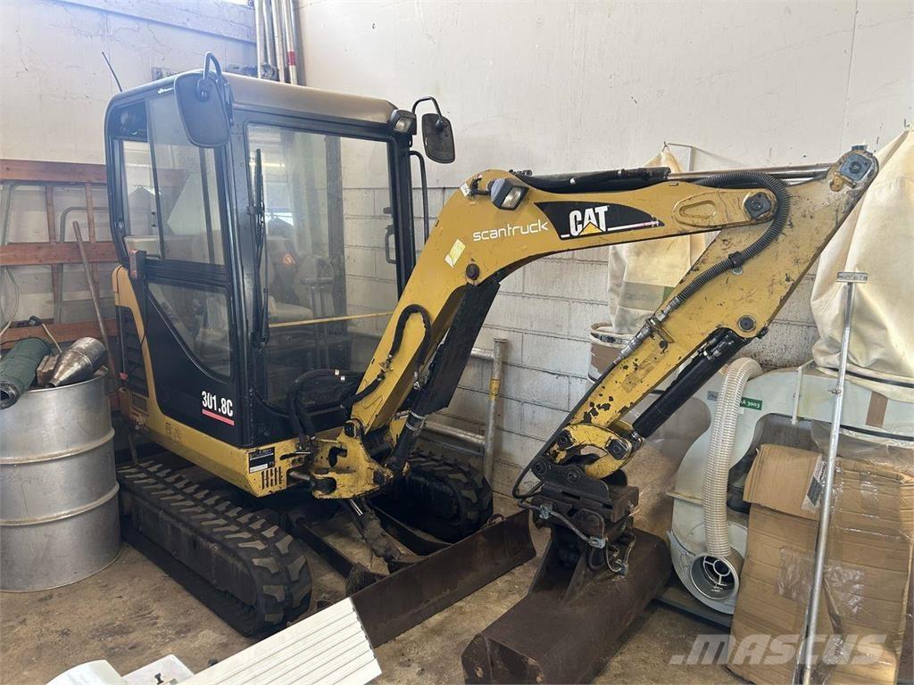 CAT 301.8C  휠 굴삭기