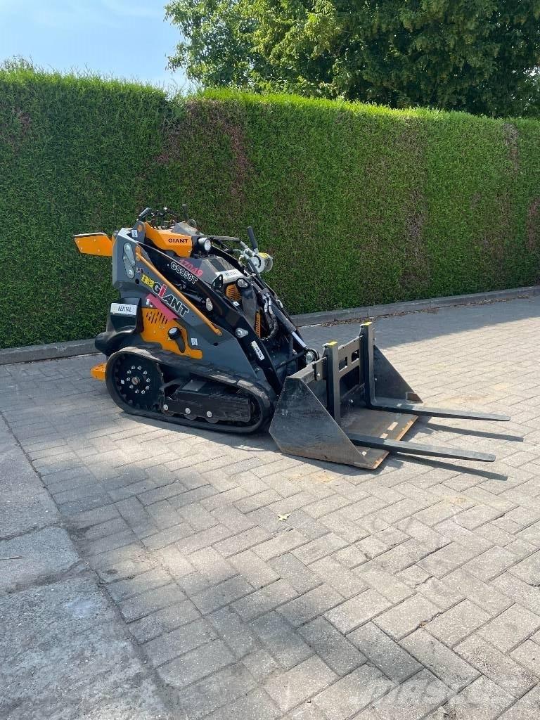 GiANT GS 950 T 미니 로더
