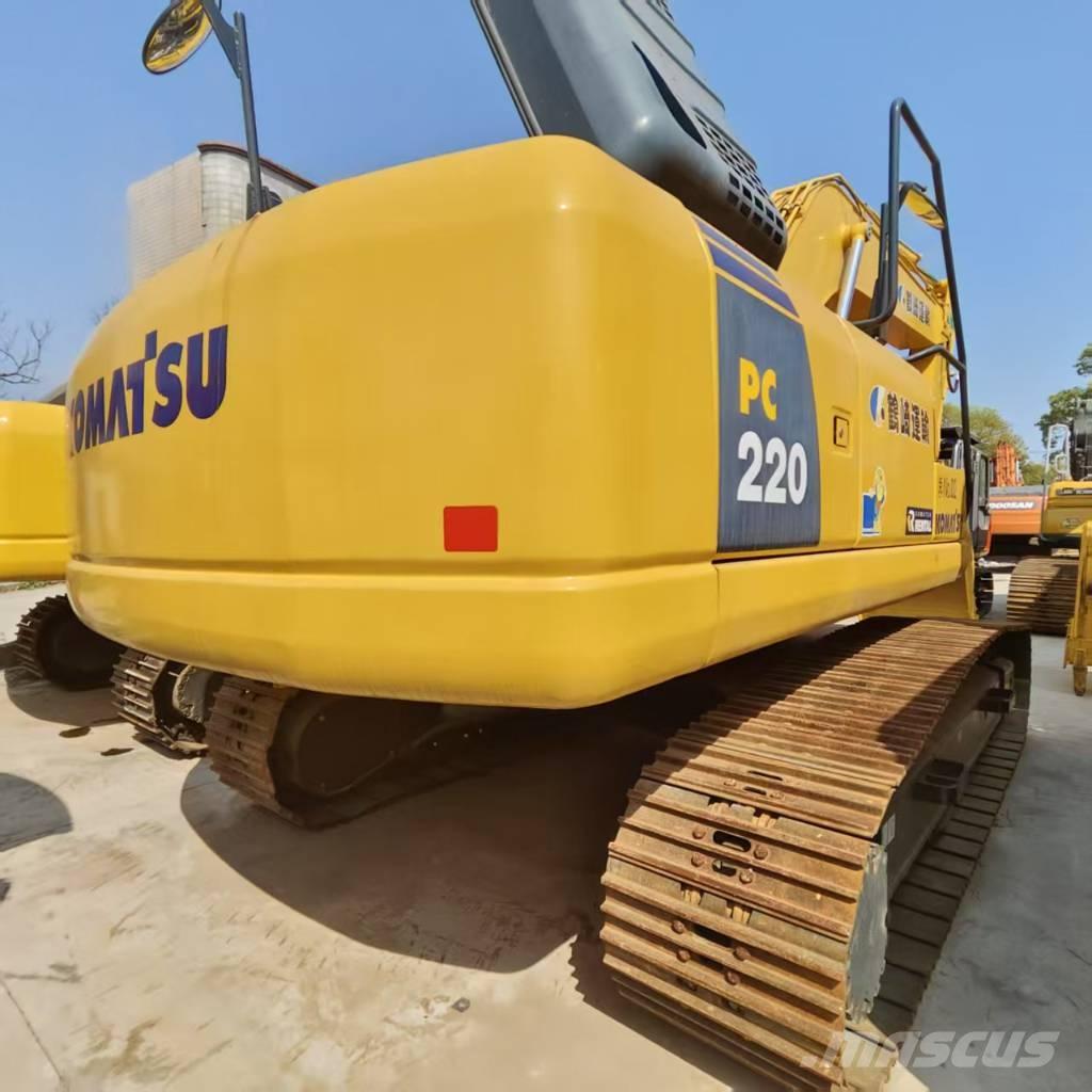 Komatsu PC 220 대형 굴삭기 29톤 이상