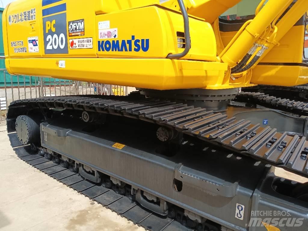 Komatsu PC 200 대형 굴삭기 29톤 이상