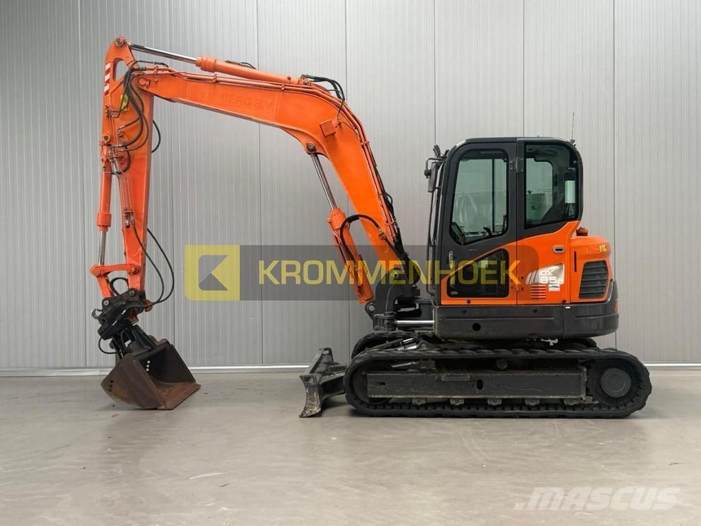 Doosan DX 85R-3 중형굴삭기 7톤-28톤