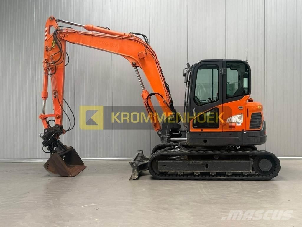 Doosan DX 85R-3 중형굴삭기 7톤-28톤