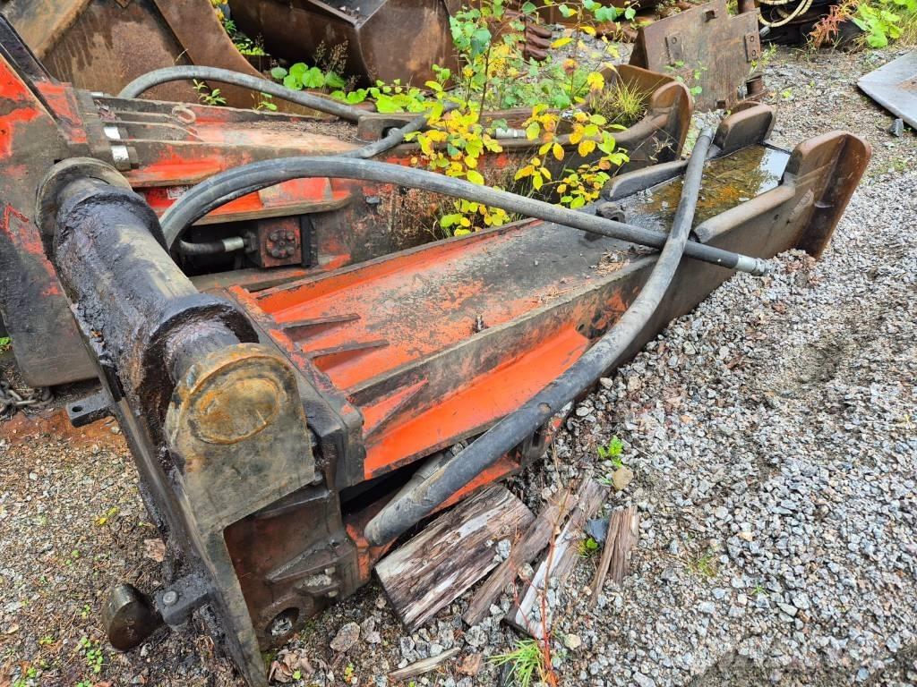 Rammer S 82 브레이커