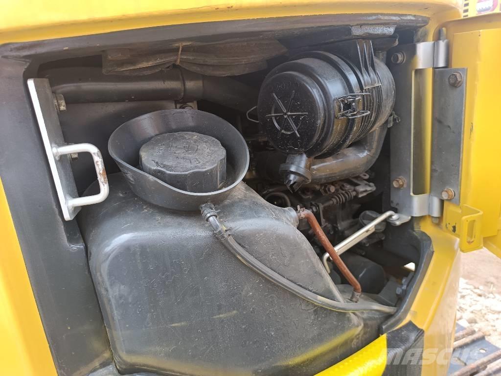 Komatsu PC 18 대형 굴삭기 29톤 이상