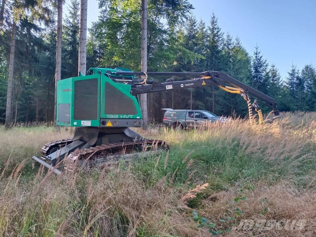 Neuson Forest 132HVT 원목 하베스터