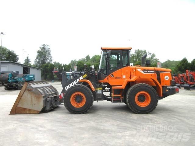 Doosan DL250-5  휠로우더
