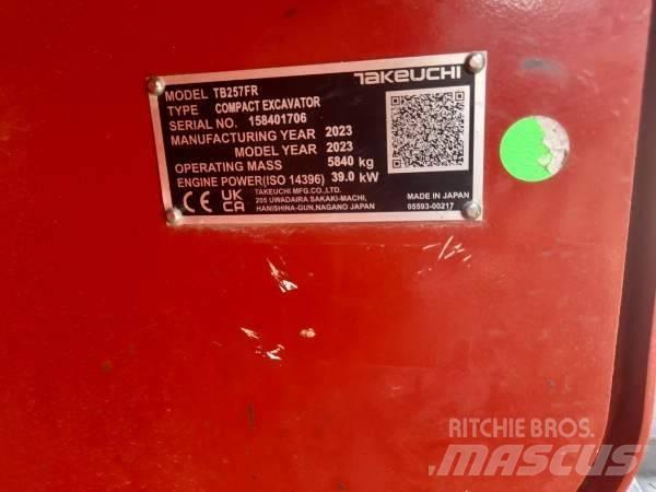 Takeuchi TB 257 FR 소형 굴삭기 7톤 미만