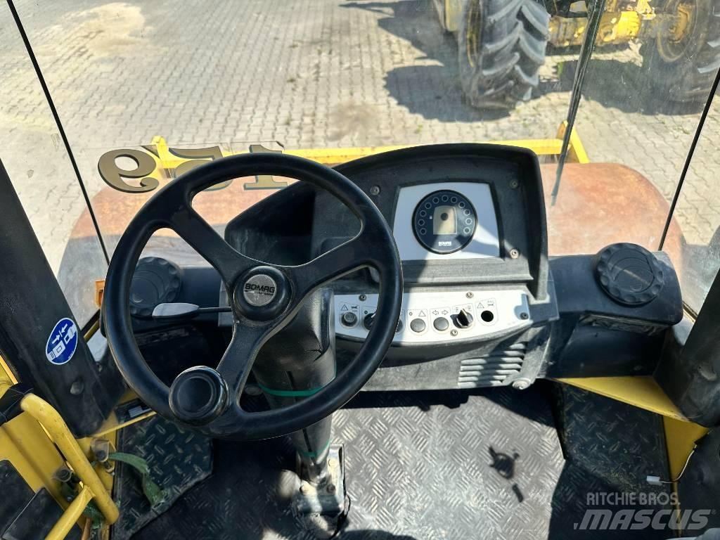 Bomag BW 211 D-4 싱글 드럼 롤러