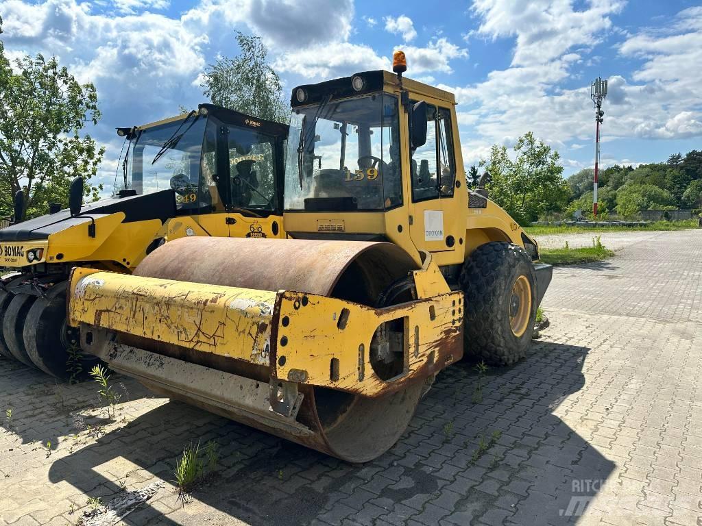 Bomag BW 211 D-4 싱글 드럼 롤러