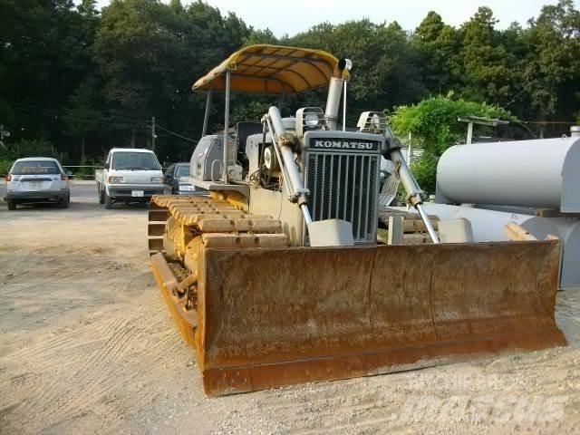 Komatsu D 40 P 크롤러 도저