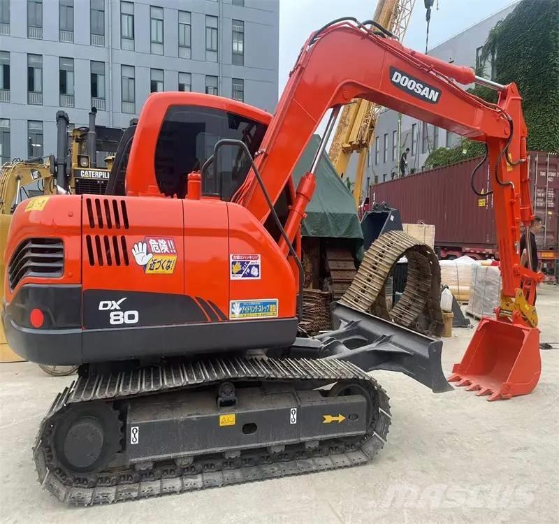 Doosan DX80 중형굴삭기 7톤-28톤