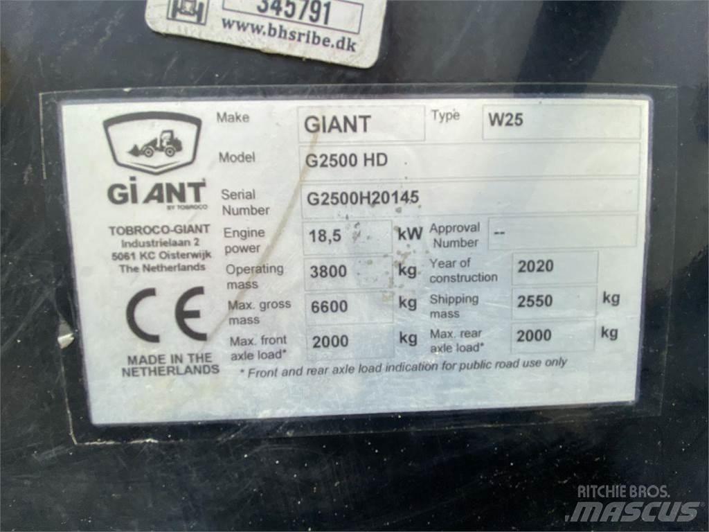 GiANT G2500HD 다목적 로더