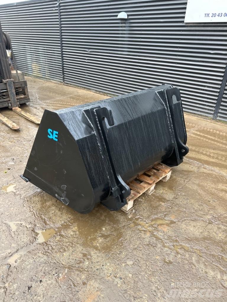 JCB Jordskovl 버켓