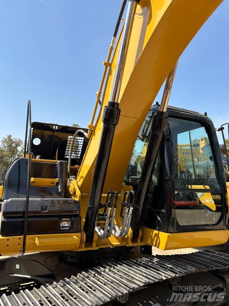 CAT 323 D 대형 굴삭기 29톤 이상