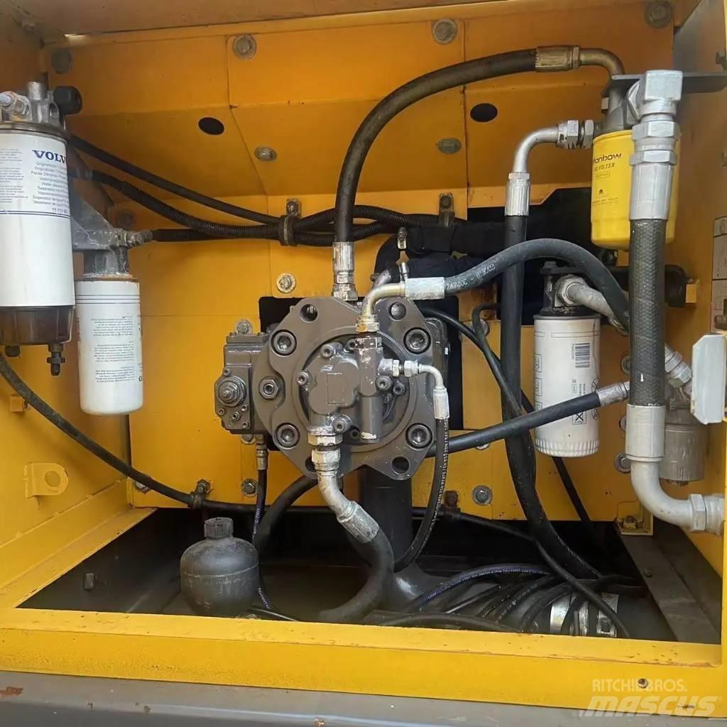 Volvo EC200DL 대형 굴삭기 29톤 이상