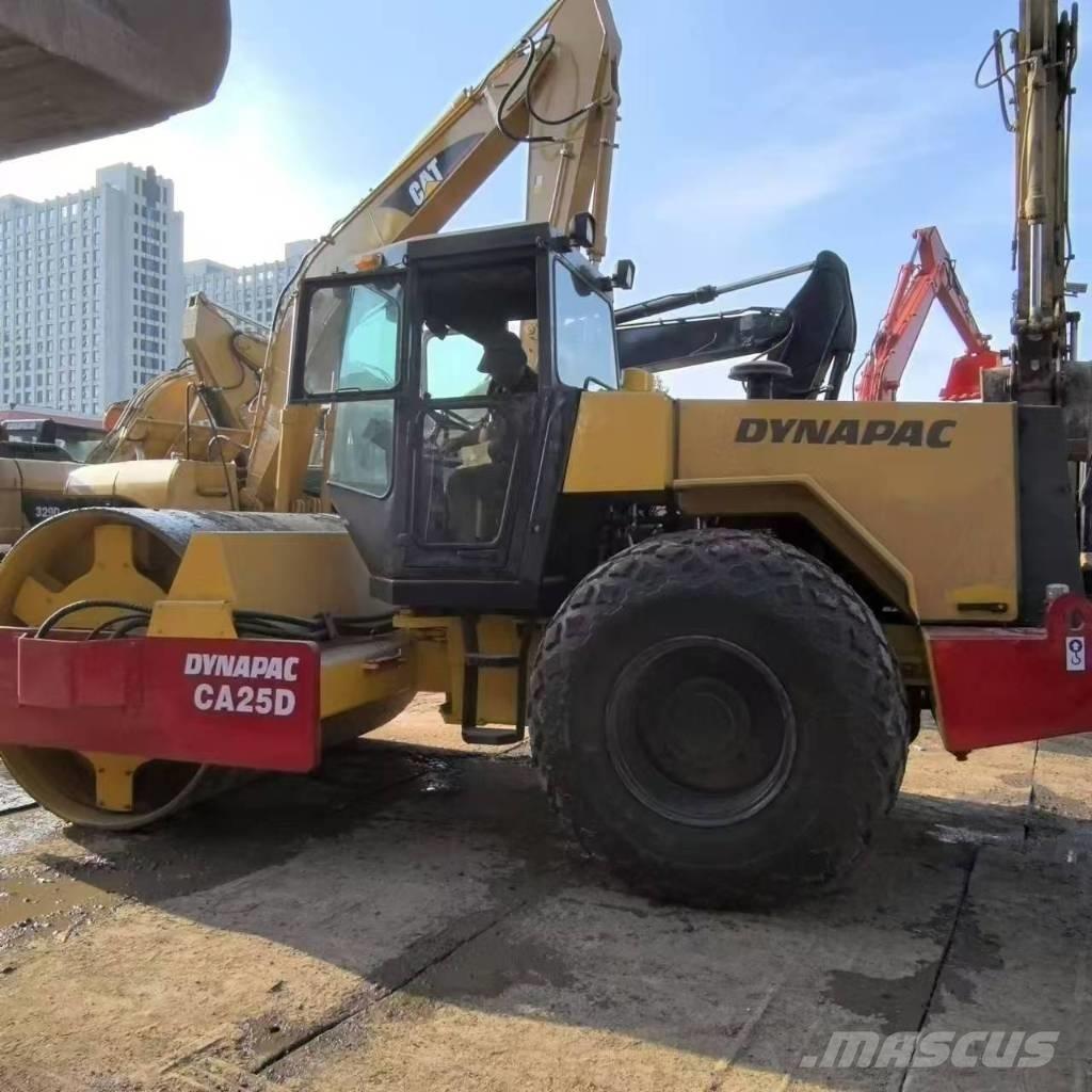 Dynapac CA 25 D 싱글 드럼 롤러