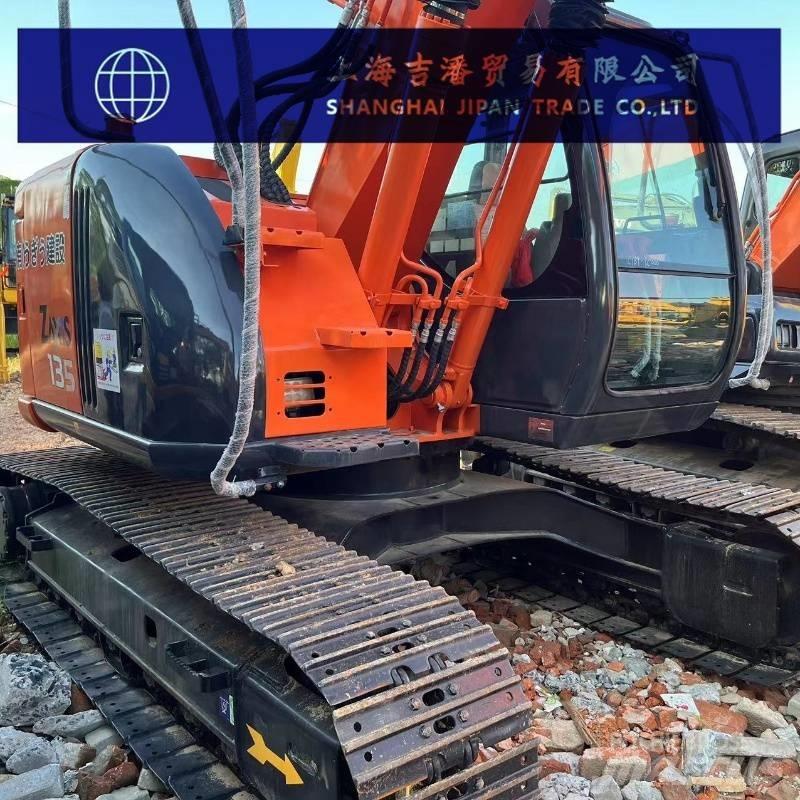 Hitachi ZX 135 대형 굴삭기 29톤 이상